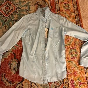 Brand new women’s Cinch Tencel riding shirt. Button up, size small.